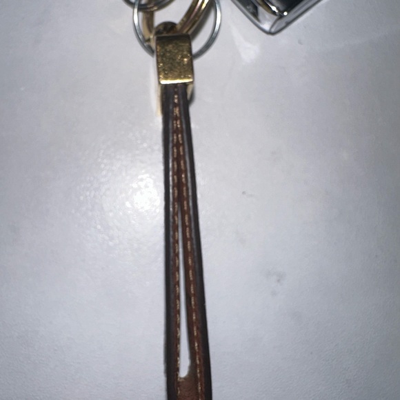 Authentic LV DRAGONNE KEY HOLDER - Picture 3 of 7